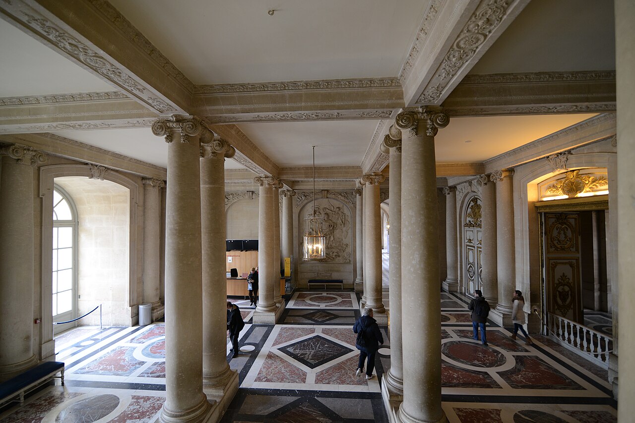 The Palace of Versailles, or simply Versailles, is a royal château in Versailles in the Île-de-France region of France. It is also known as the Château de Versailles.
When the château was built, Versa