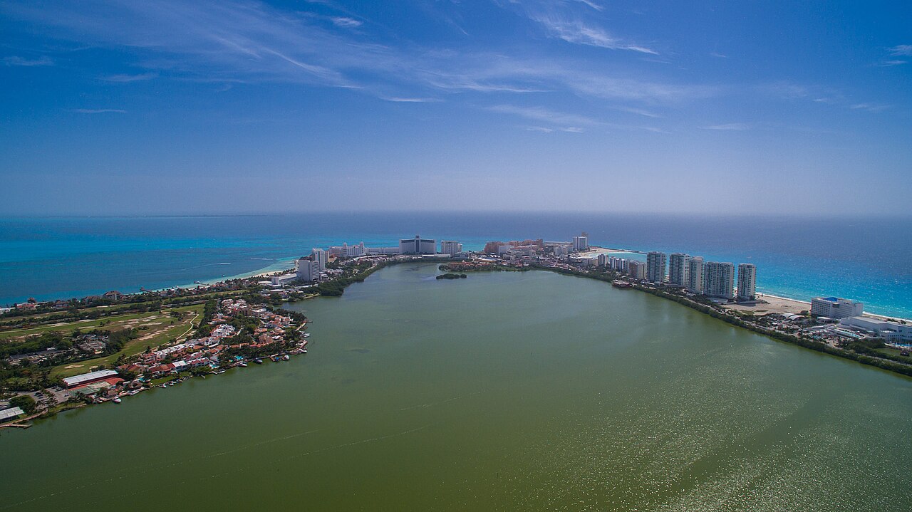500px provided description: Luftbildaufnahmen von Cancun. [#sky ,#beach ,#blue ,#sun ,#clouds ,#aerial ,#drone ,#Luftbildaufnahme ,#Strand ,#Luftbild ,#DJI ,#Drohne ,#dji]