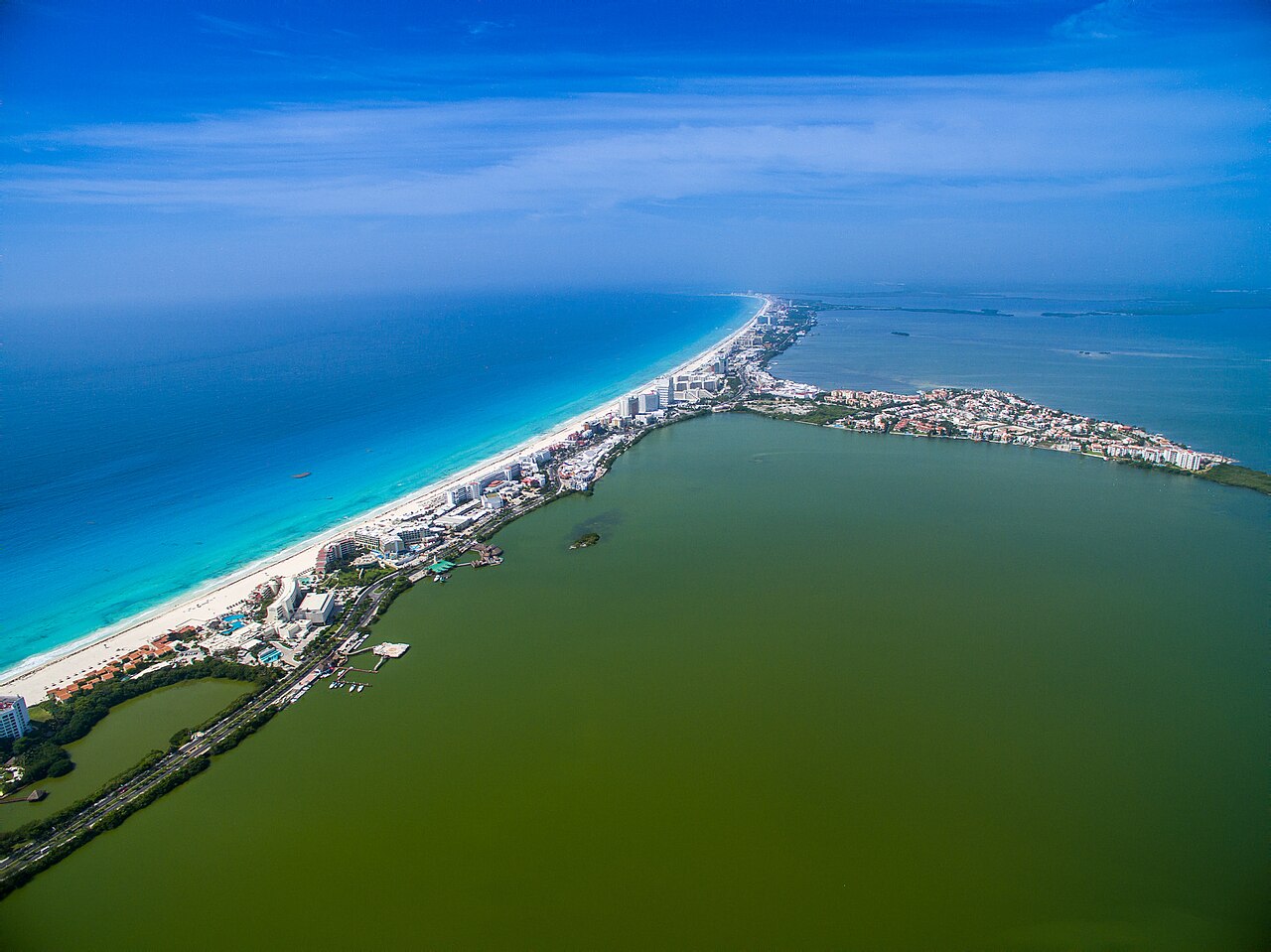 500px provided description: Luftbildaufnahmen von Cancun. [#sky ,#beach ,#blue ,#sun ,#clouds ,#aerial ,#drone ,#Luftbildaufnahme ,#Strand ,#Luftbild ,#DJI ,#Drohne ,#dji]