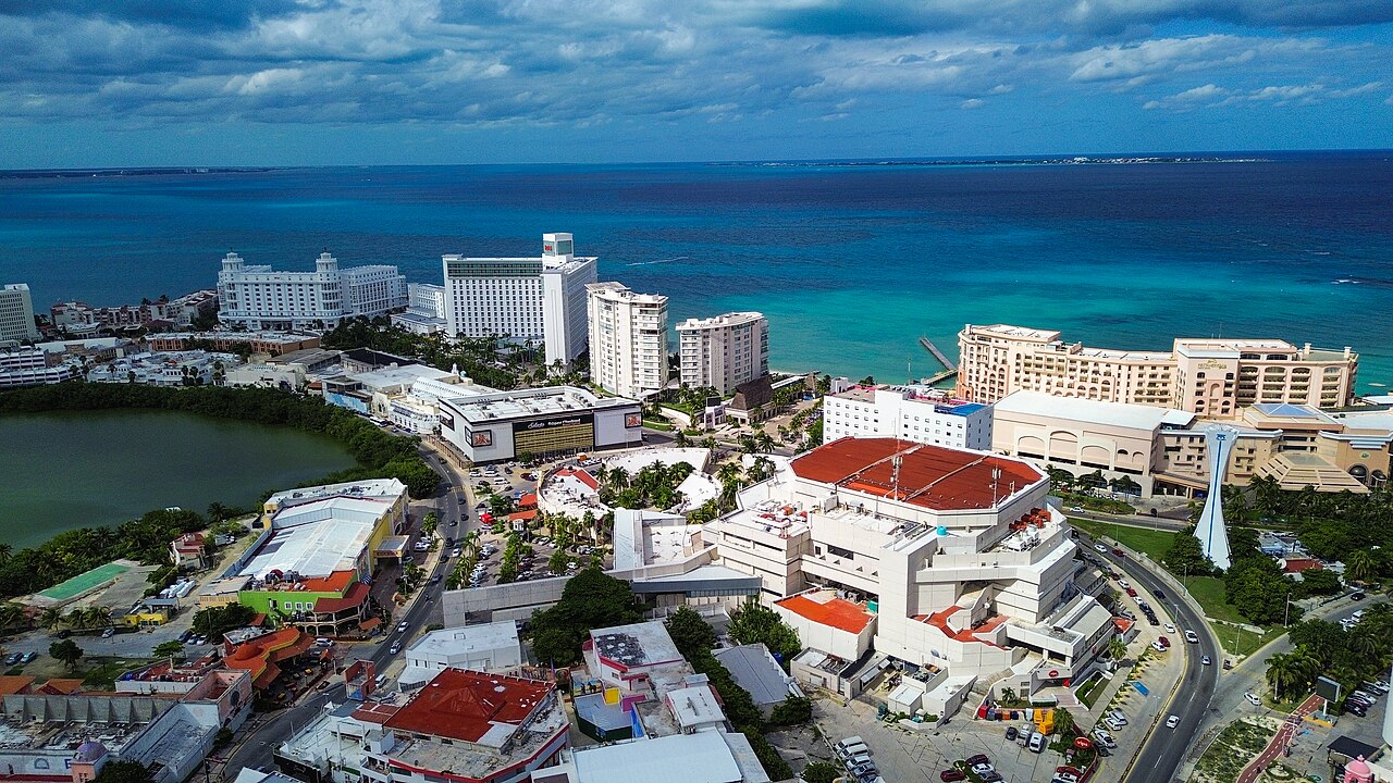 Aerial view of Zona Hotelera (hotel zone) of Cancún from Gaviota Azul Beach, Cancun, Quintana Roo, Mexico.