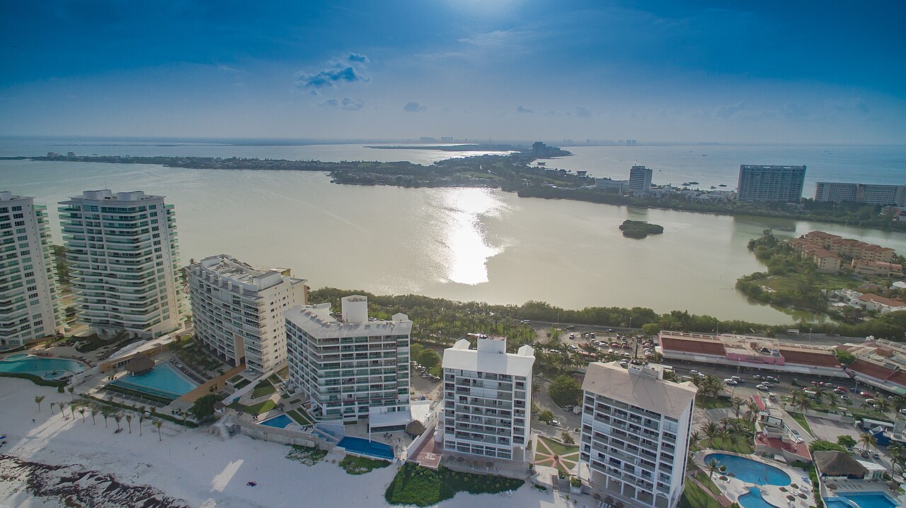 Luftbildaufnahmen von Cancun.