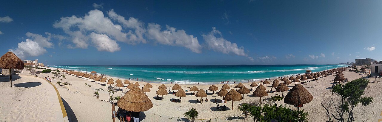 Panoramic view of Delfines Beach in Cancún