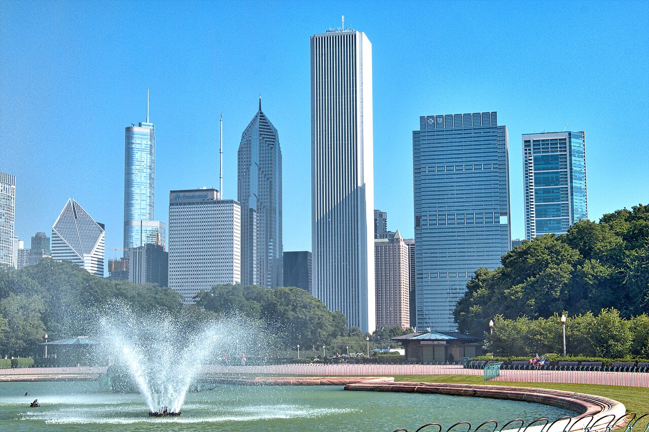 500px provided description: A nice view of Chicago's high rises from Buckingham Fountain area. [#morning ,#summer ,#lakefront ,#bike ride ,#Chicago ,#Lake Michigan]