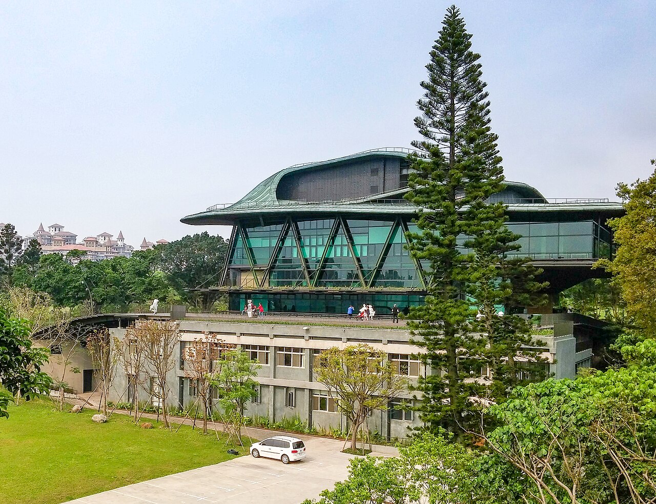 Cloud Gate Theater in the afternoon on 9th April 2016.