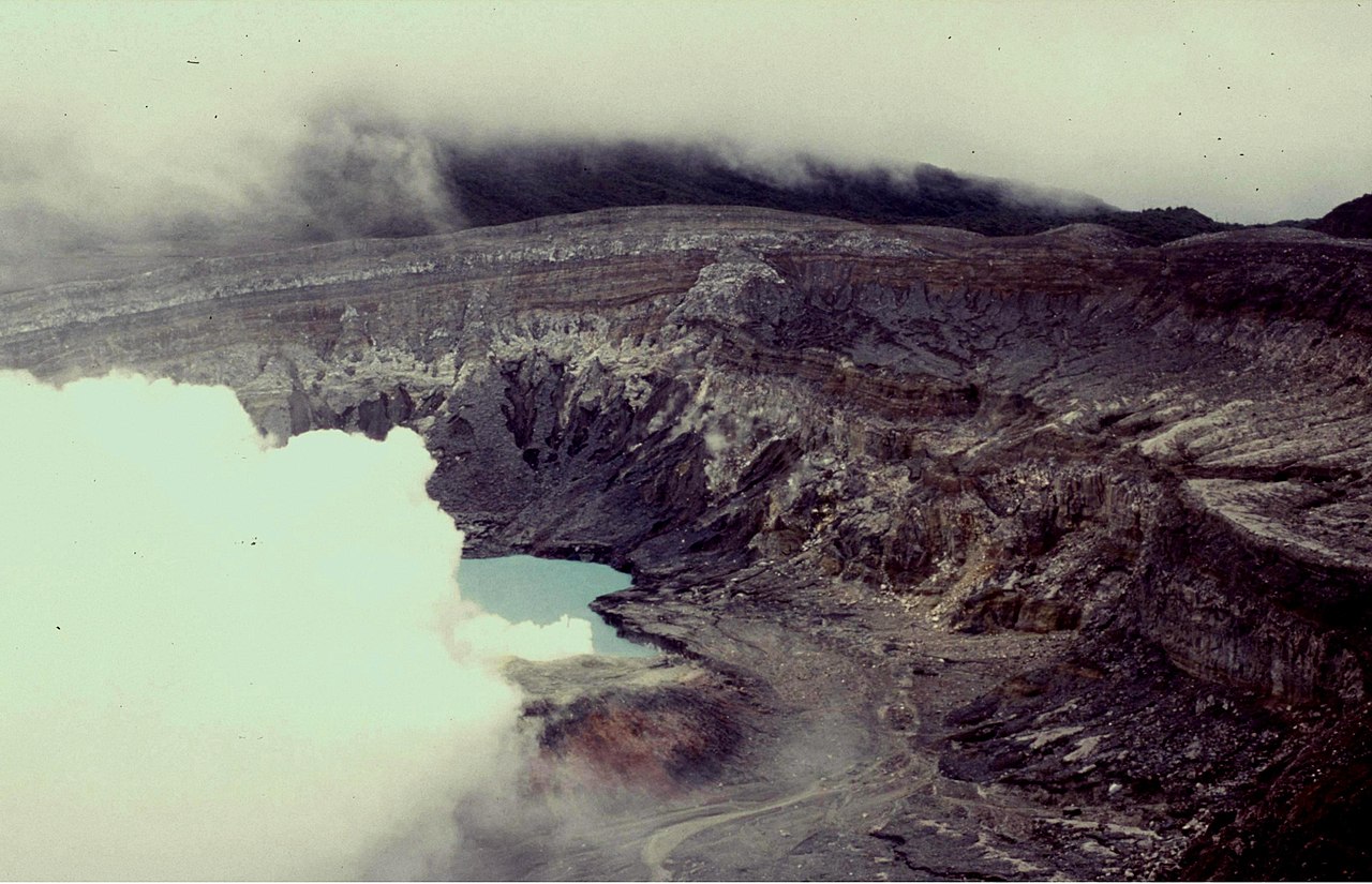 Costa Rica Volcan Poas Lac Du Cratere 081999