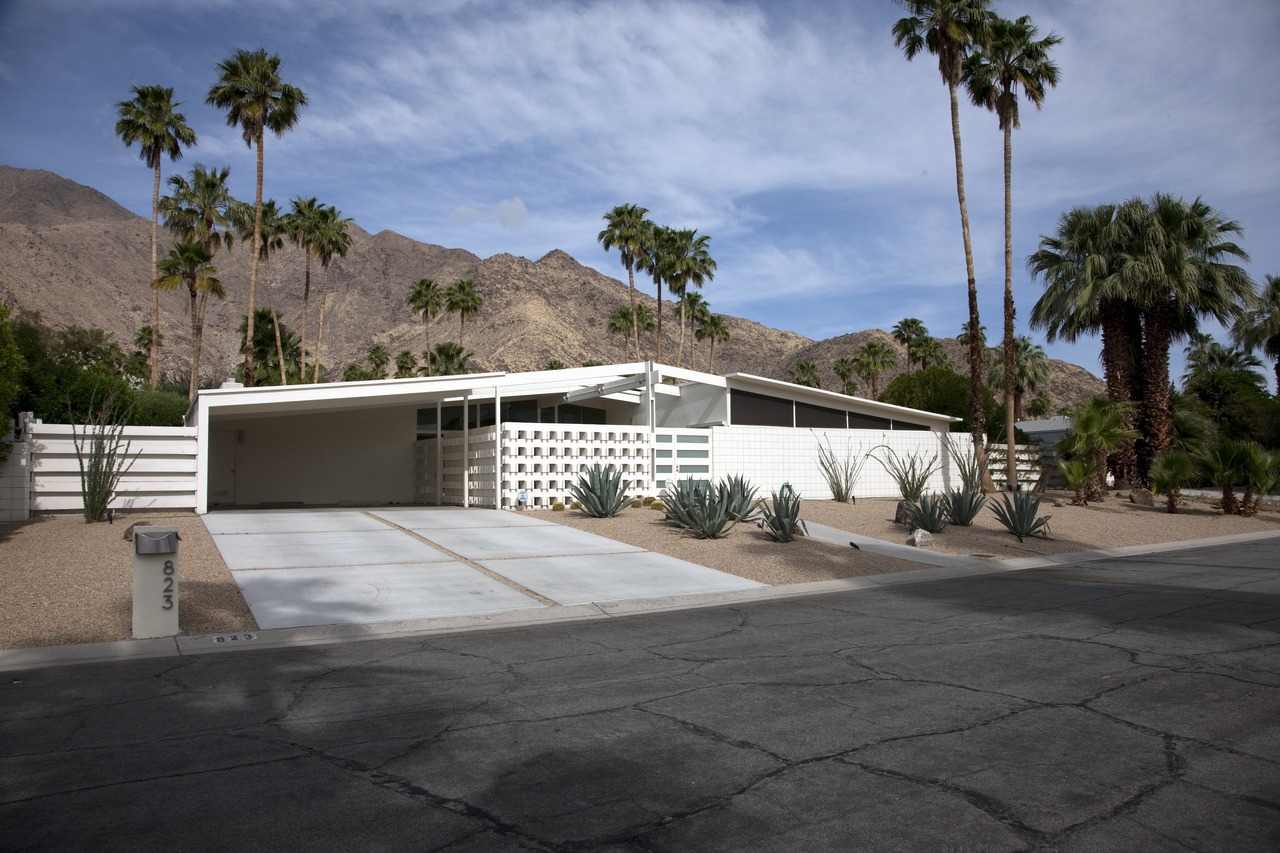 Title: Mid-century modern home built by the Alexander Construction Company, Palm Springs, California
Physical description: 1 photograph : digital, TIFF file, color.

Notes: Title, date, and subjects p