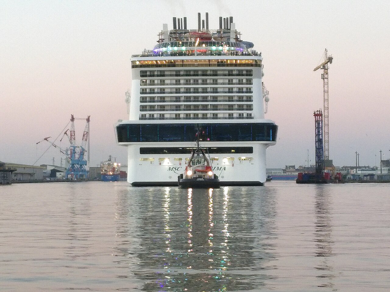 MSC Bellissima dans le bassin de Penhoët la veille de son départ des chantiers de Saint-Nazaire