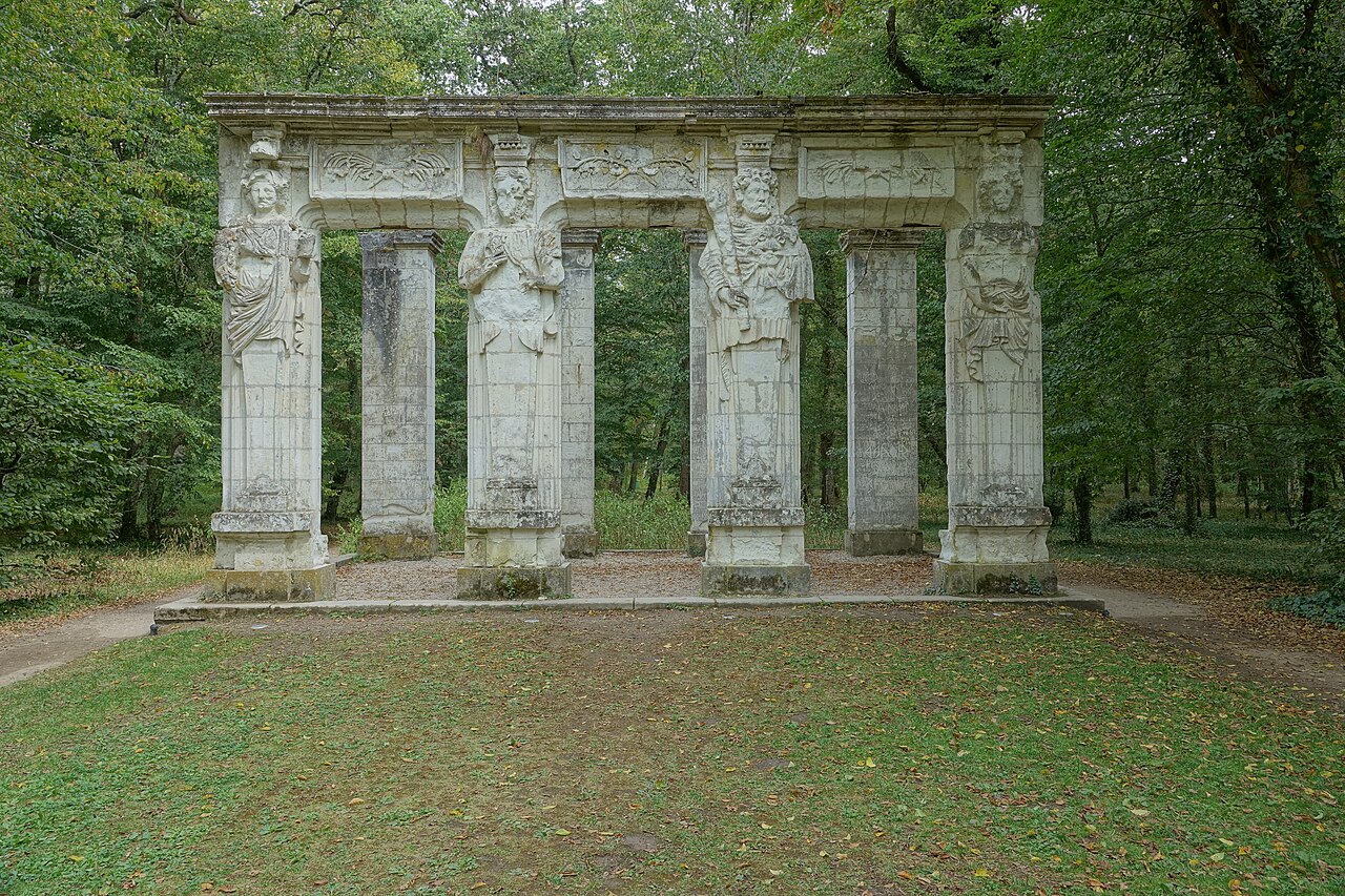 Caryatids in of Chenonceau castle (Chenonceaux, Indre-et-Loire, France).