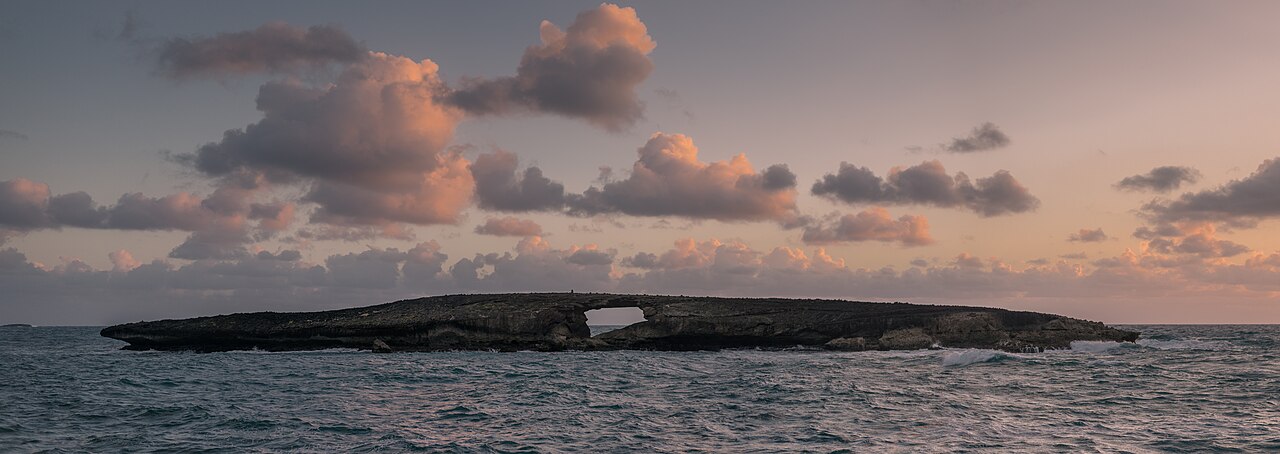 Getting up at 4am to drive an hour to the other side of the island just to catch the sunrise may not seem like fun to most, but I'm not like most. It was great to meet up with the Oahu Photography Gro