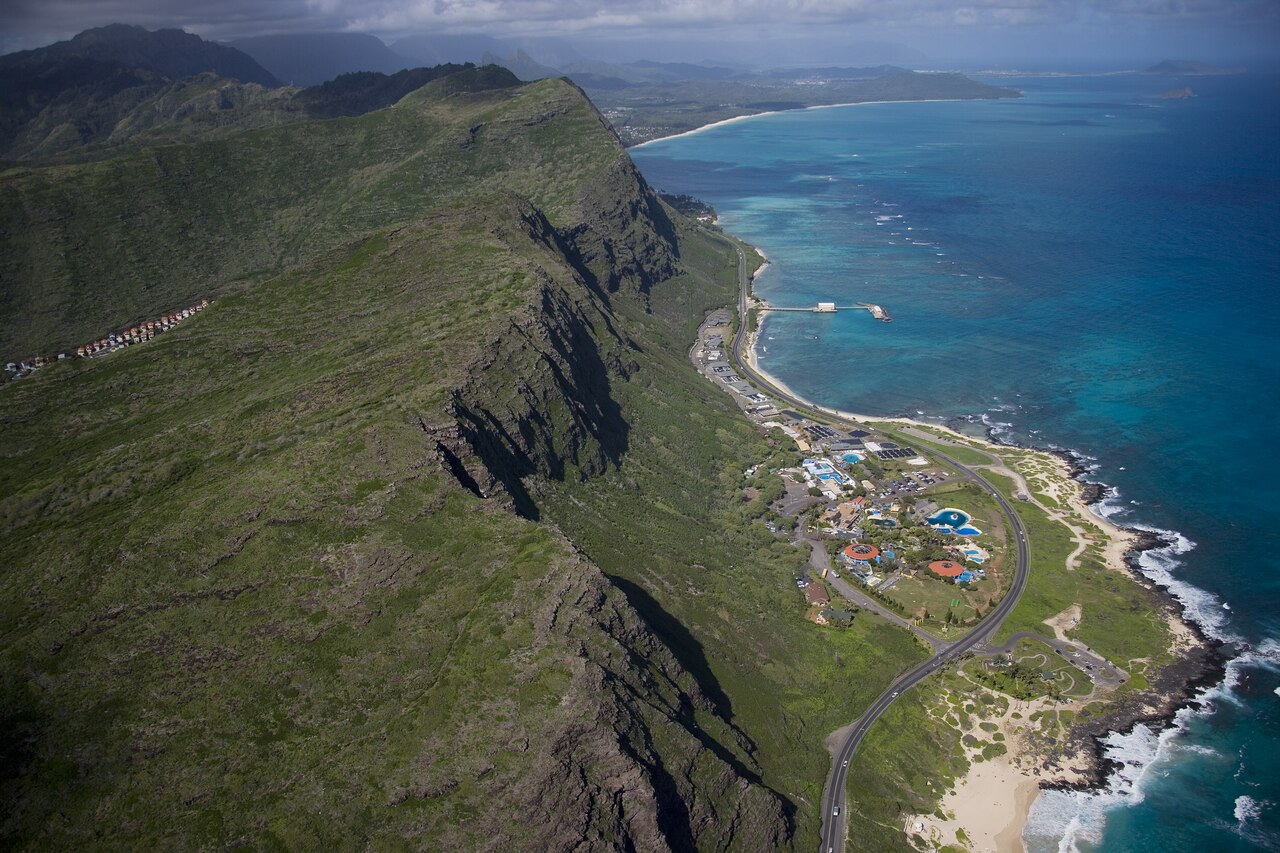 Title: Aerial view of resort on the north shore, Hawaii
Physical description: 1 photograph : digital, TIFF file, color.
Notes: Gift and purchase; Carol M. Highsmith; 2009; (DLC/PP-2010:031).; Credit l