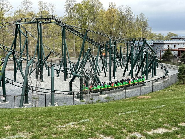 Dragon at Legoland New York