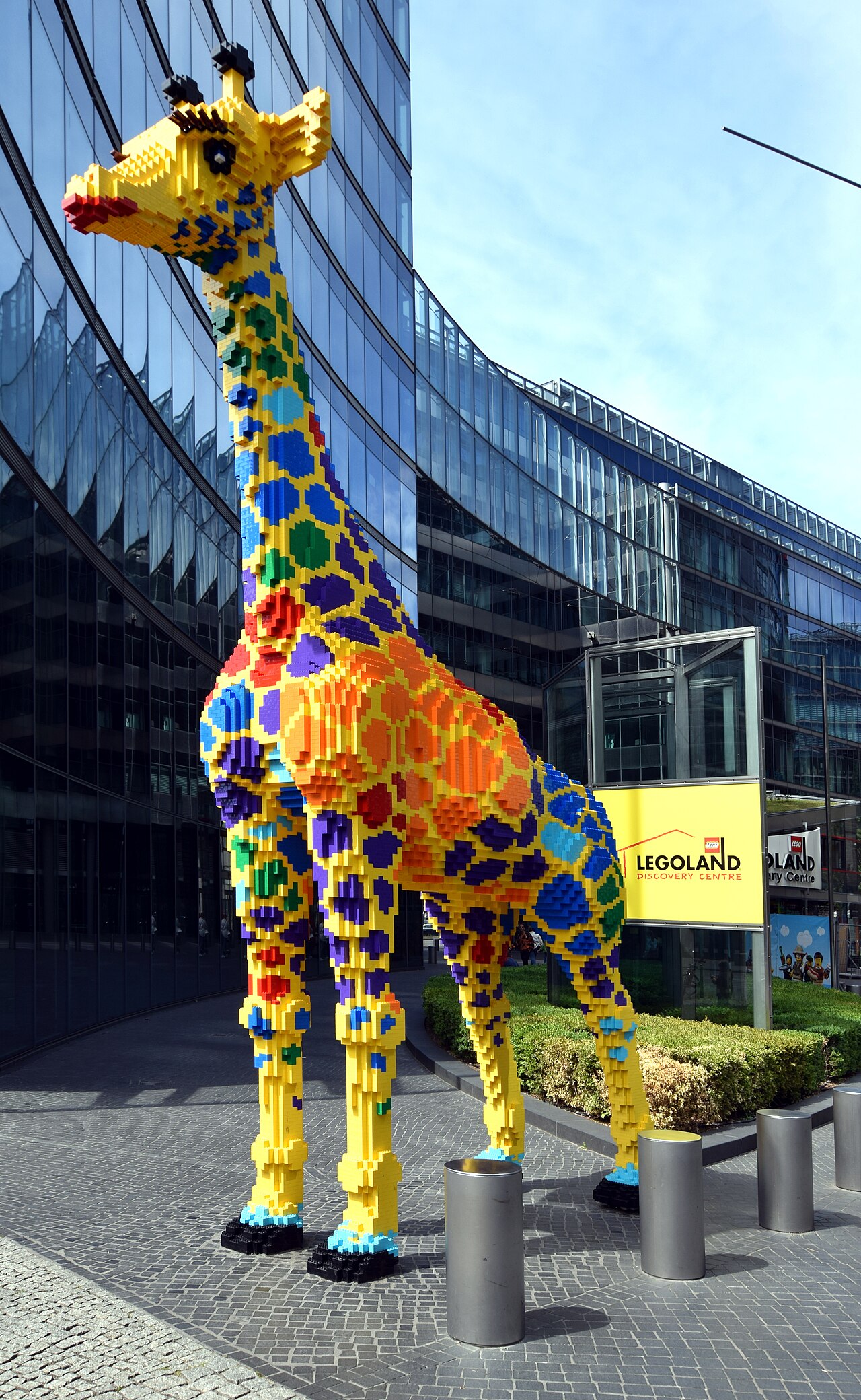 Lego giraffe, set up in May 2022 at the Legoland Discovery Centre Berlin.
