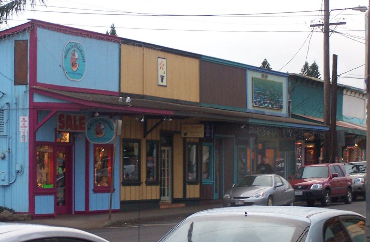 Paia Storefronts. Colourful storefronts on Baldwin Avenue in Paia, Maui.