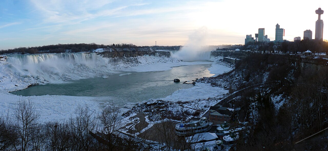 Panoramic shot of Niagara Falls on Winter. January, 2010.

Panoramas made using Microsoft ICE: research.microsoft.com/en-us/um/redmond/groups/ivm/ice/