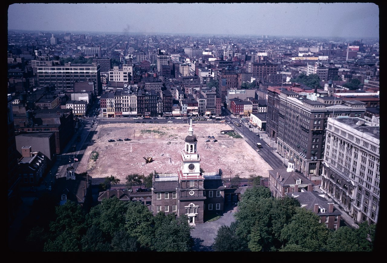 Aerial image of Independence Hall looking North with view of demolition of the Independence Mall Development Block 1, Spring 1953
INDE-005: Independence Hall - Looking North. Mall Development Block 1,