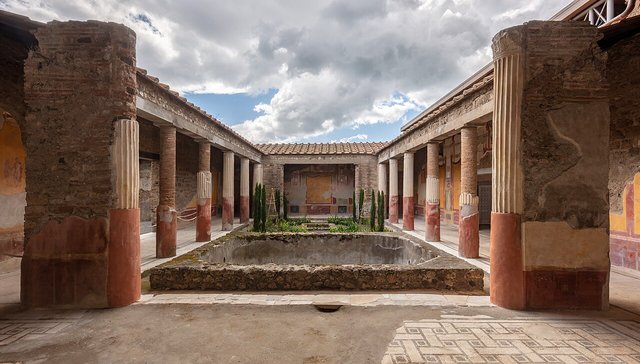 Large Peristyle, Casa dei Dioscuri, Ancient roman city of Pompeii, Italy