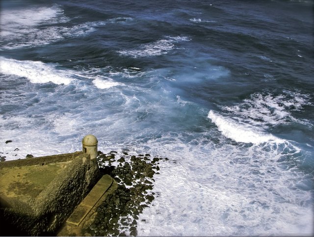 Devil's Sentry Box or the "Garita del Diablo",  en el Morro y el Atlantico. Castillo de San Felipe del Morro in Old San Juan, Puerto Rico