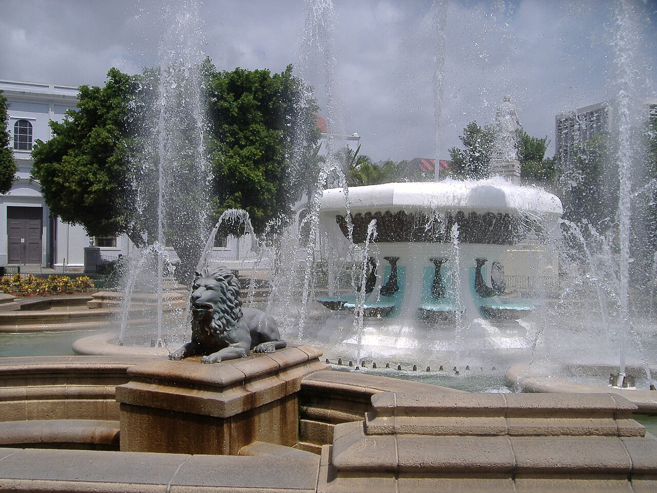 Front view of the Fountain of the Lions in the en:Plaza Las Delicias in en:Ponce, Puerto Rico.