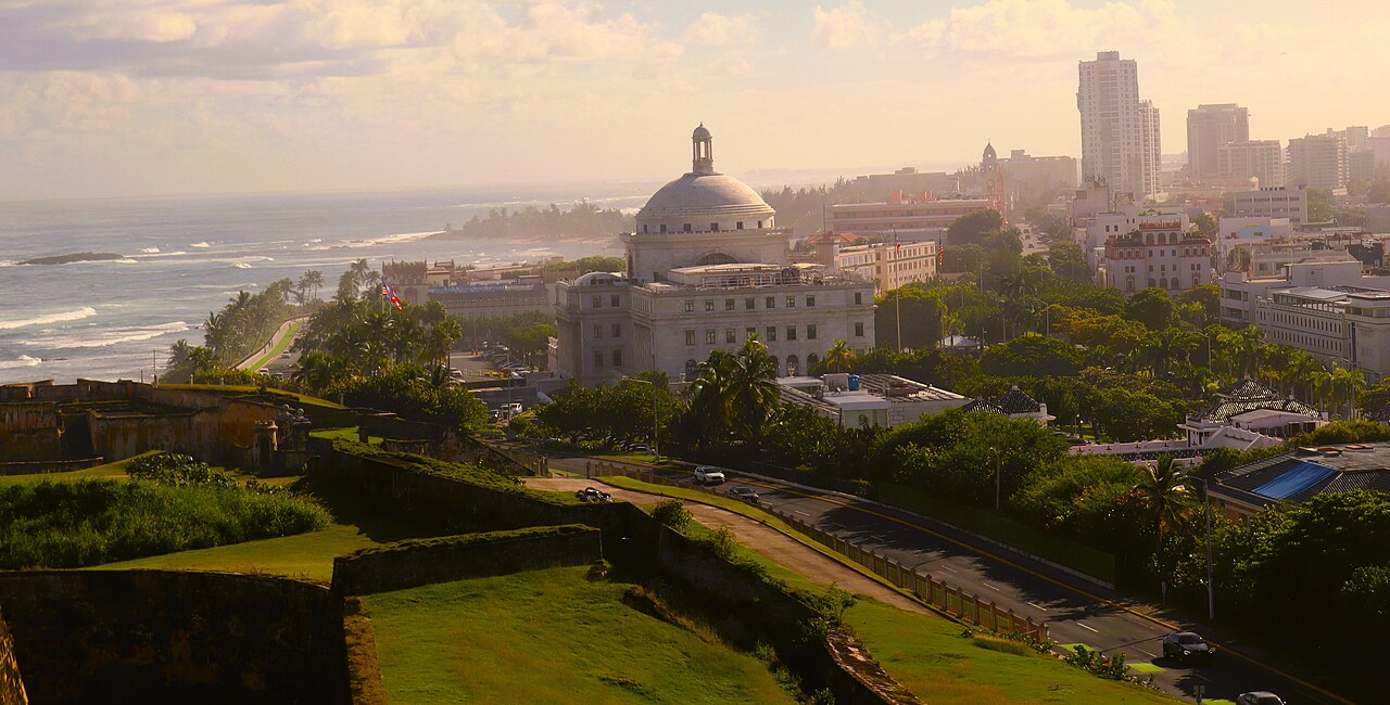 Panorama birds eye by water