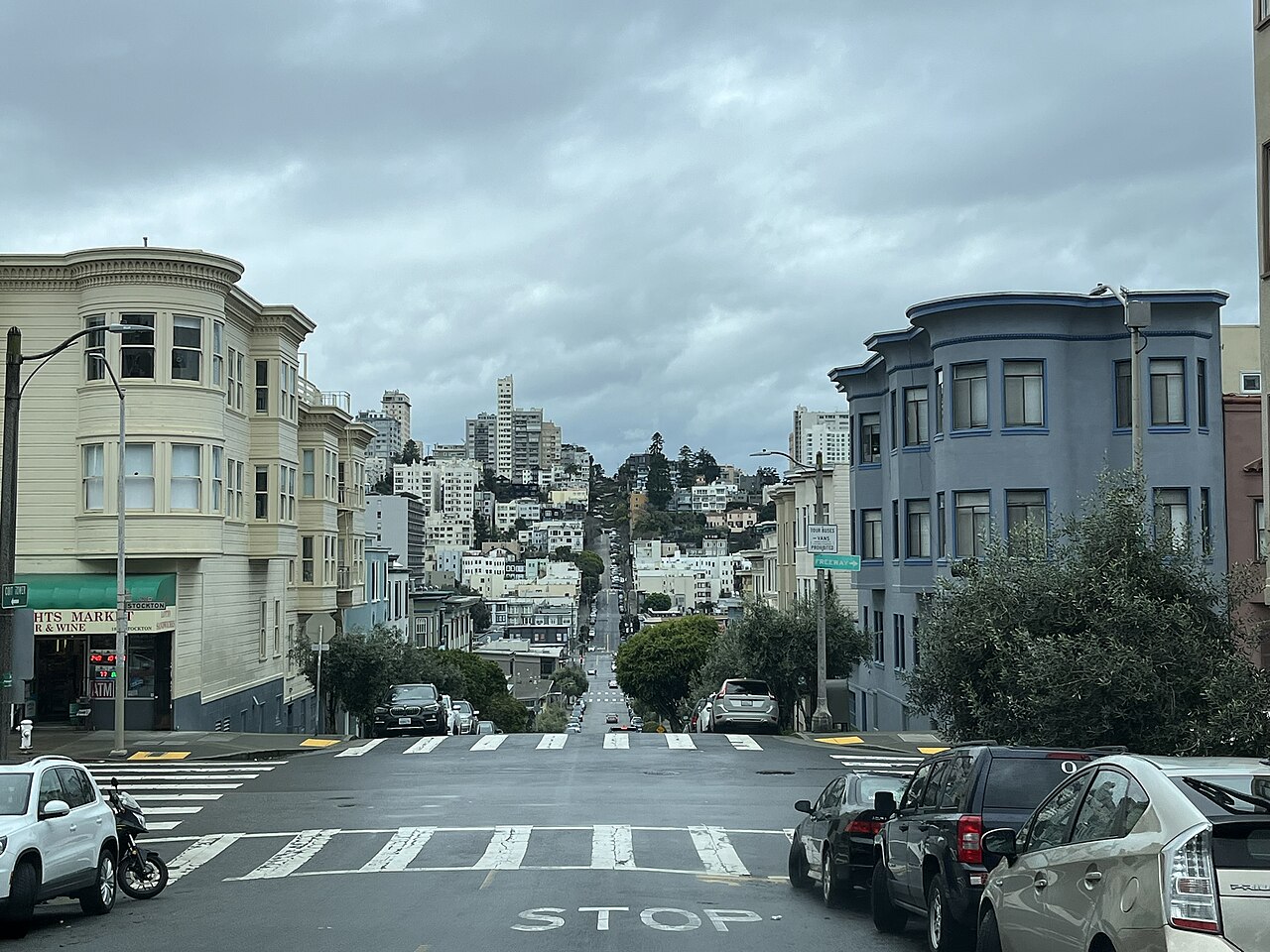 Lombard Street at the intersection with Stockton Street in the Telegraph Hill neighborhood of San Francisco, looking westward toward the famous hairpin curves