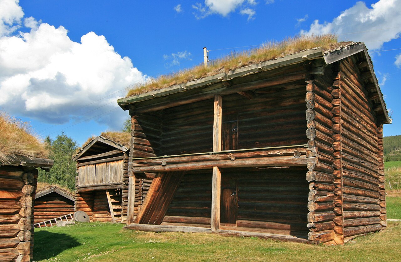 Buloft, Husantunet, Alvdal. Vesleloftet bak.
