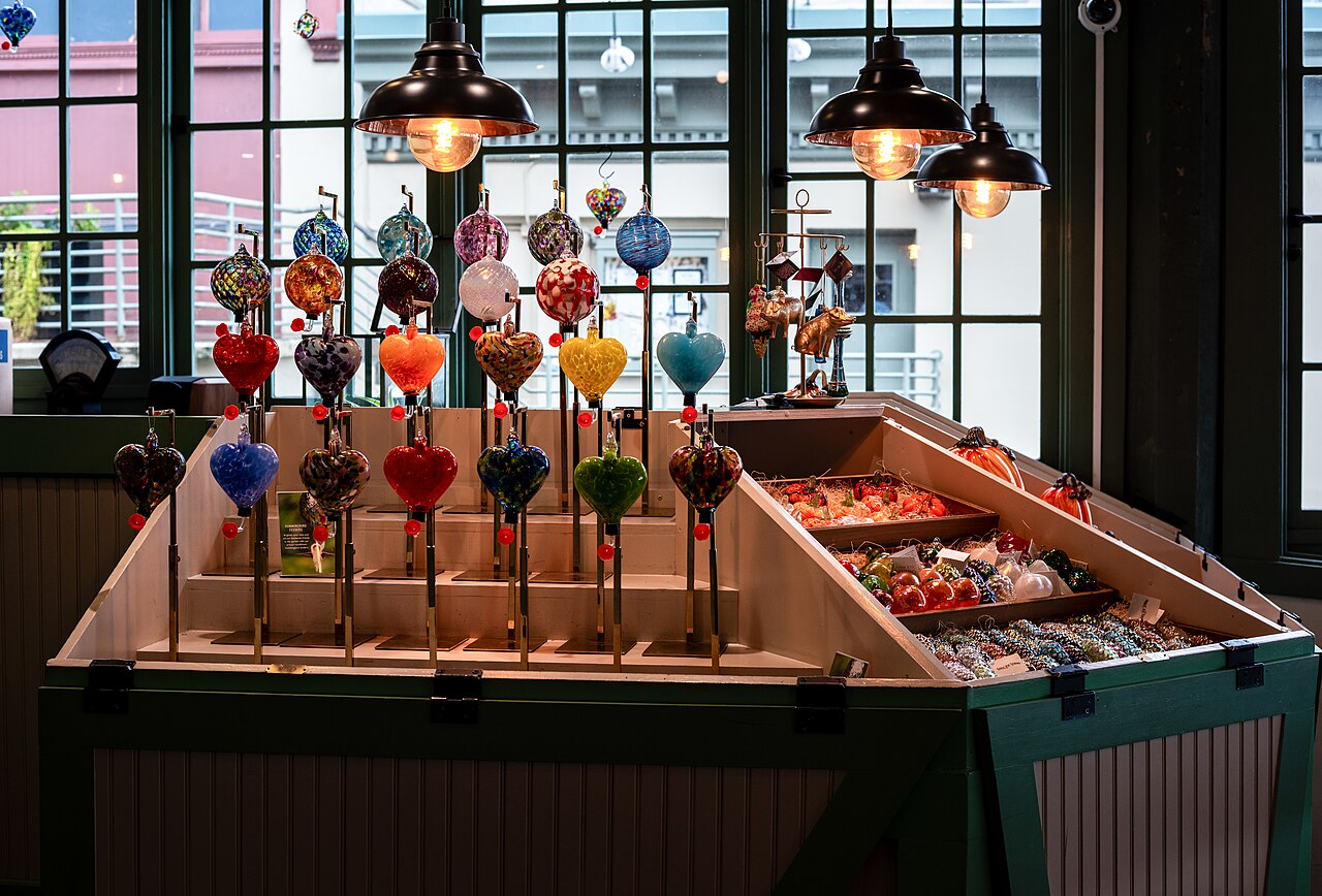 The geographical information in this file was retrospectively estimated.The location may therefore be somewhat imprecise.Verifying and refining these coordinates is strongly encouraged.