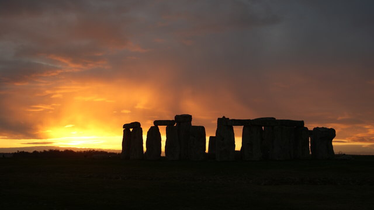 Stonehenge Sunset (2). Sunset 16.01, and this image was taken at 15.54.  The dark clouds threatened heavy snow, but only a few flakes fell.
http://www.english-heritage.org.uk/server/show/nav.16465
Ext