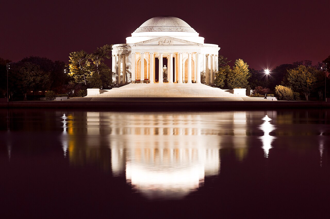 Long exposure photo of the Jefferson Memorial right before dawn, located in the Tidal Basin area of Washington DC, USA. Processed with warm yellow and purple colors for a more romantic atmosphere.
Thi