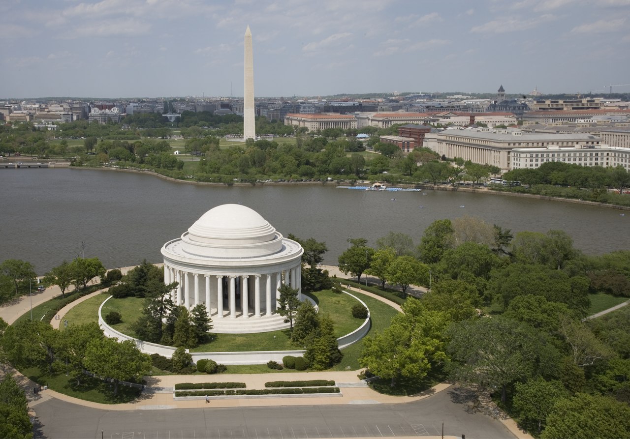 Title: Aerial view of Jefferson Memorial and Washington Monument, Washington, D.C
Physical description: 1 photograph : digital, TIFF file, color.

Notes: Credit line: Carol M. Highsmith's America, Lib