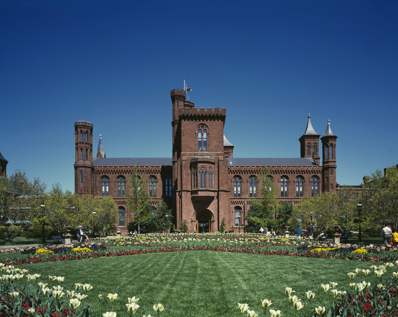 Title: Smithsonian Castle, Washington, D.C
Physical description: 1 transparency : color ; 4 x 5 in. or smaller.

Notes: Title, date, and keywords provided by the photographer.; Digital image produced 